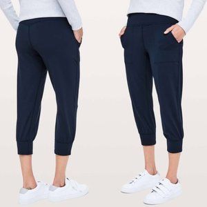 Lululemon Align Jogger Crop in True Navy